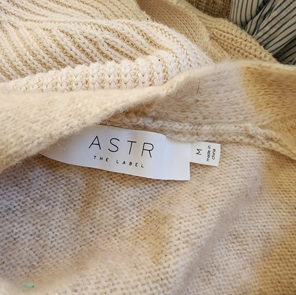 Astr the Label open front sweater size Medium - Picture 3 of 8